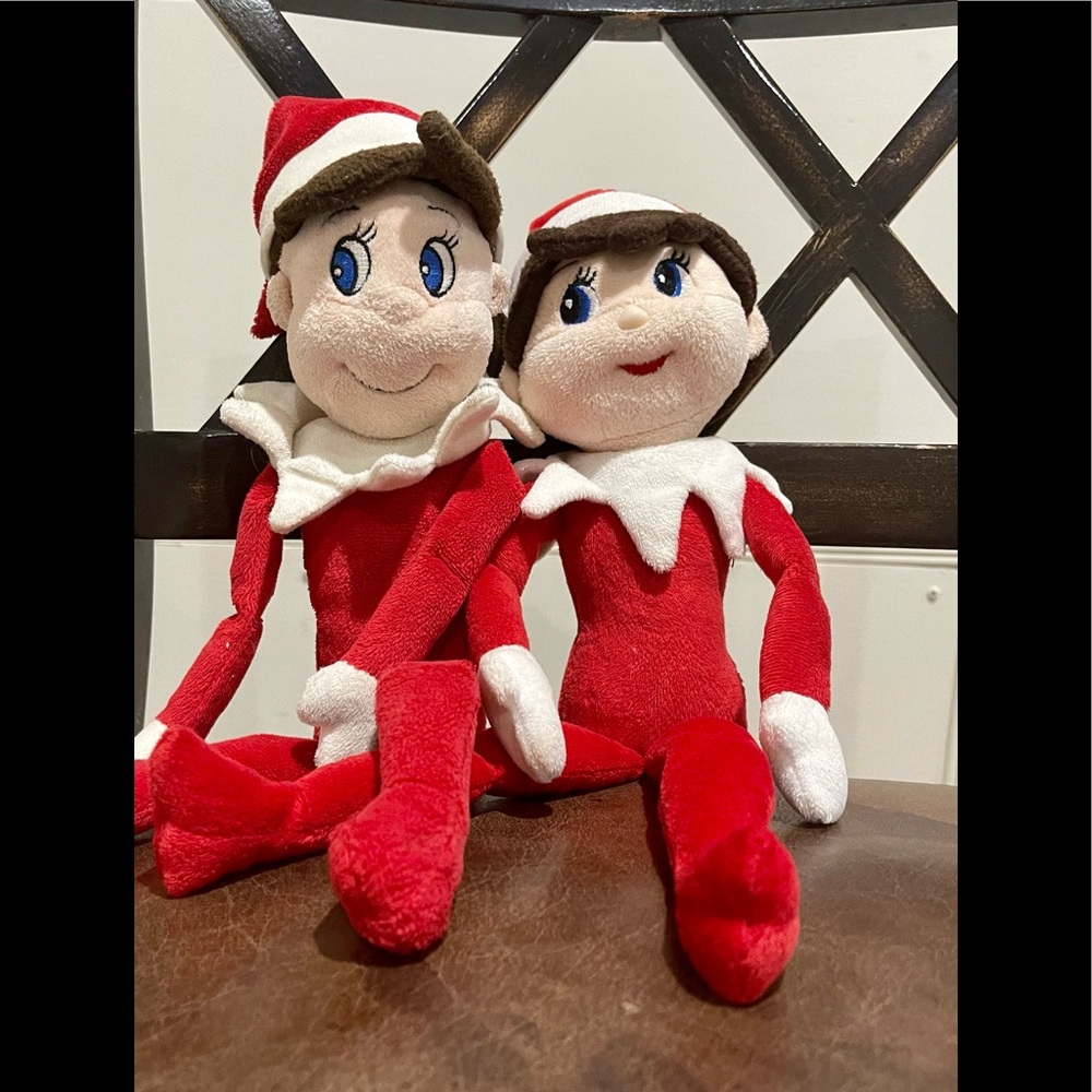 2 stuffed elf on the shelf’s that can stay out all year long.Near new condition